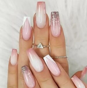 24 Pieces Fake Press On Nails